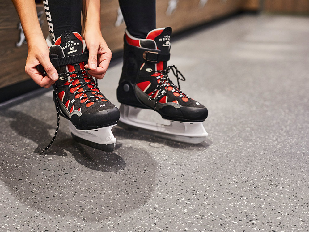 norament 992 grano can be walked on with skates