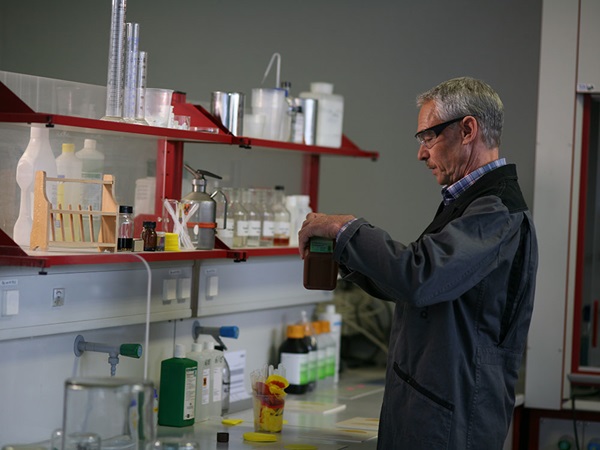 In laboratories floorings have maxium requirements in terms of resistance to chemicals