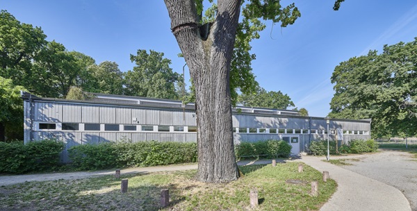 Sporthalle Elsterschloss-Gymnasium, Elsterwerda, Außenaufnahme