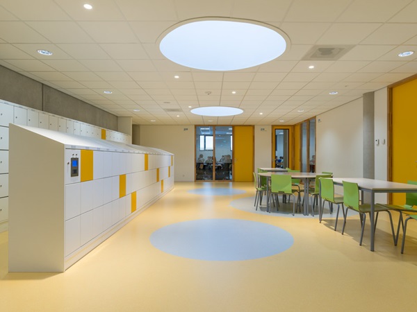 Reference project for nora floorings Frits-Philips-Lyceum Eindhoven