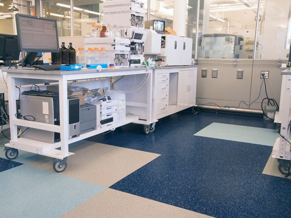 Boston_Northeastern-University-Laboratory